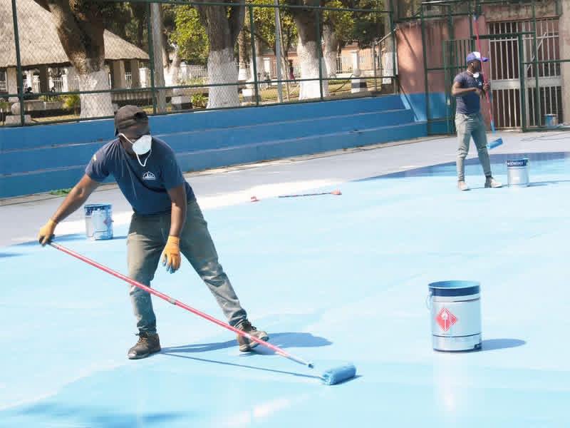 REABILITAÇÃO DE QUADRAS DESPORTIVAS NO DUNDO ATINGE 85% DE EXECUÇÃO